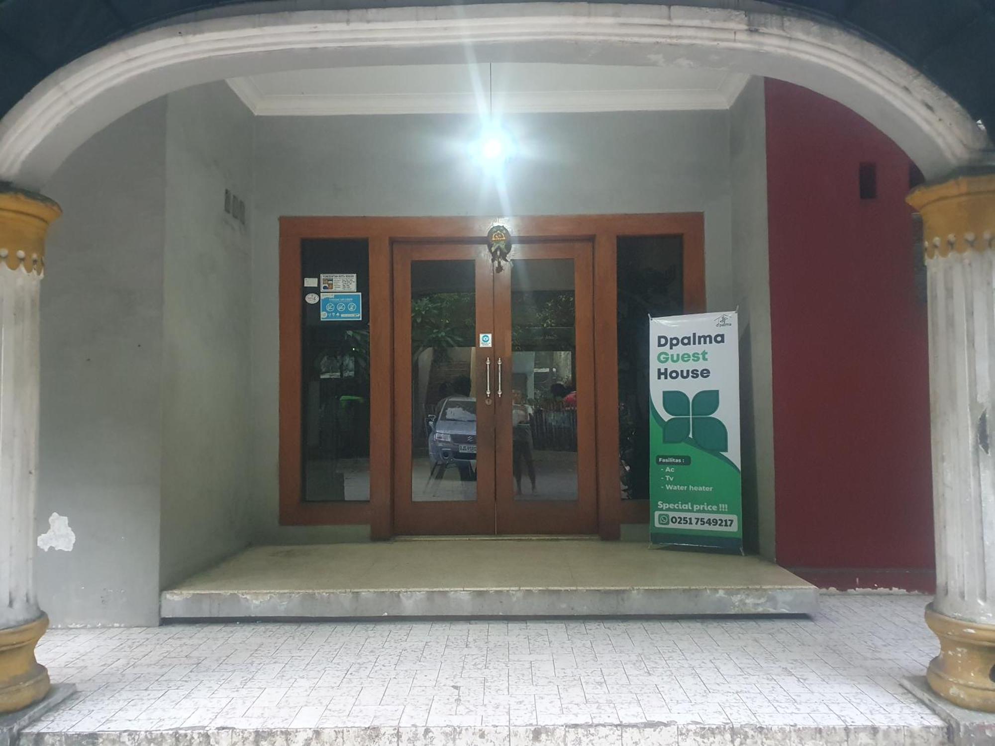 Ruang Tidur At Dpalma Bogor Hotel Buitenkant foto