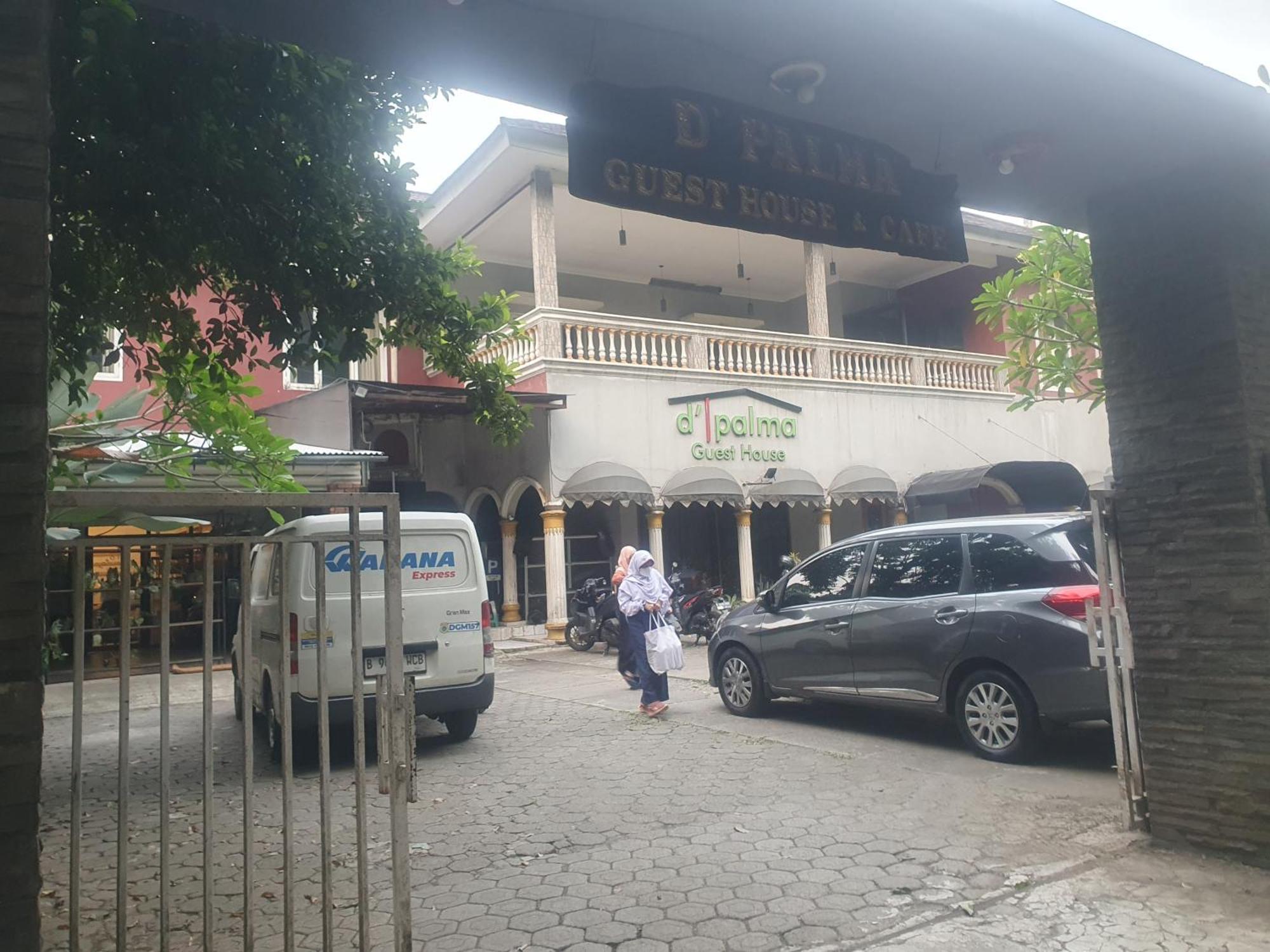 Ruang Tidur At Dpalma Bogor Hotel Buitenkant foto