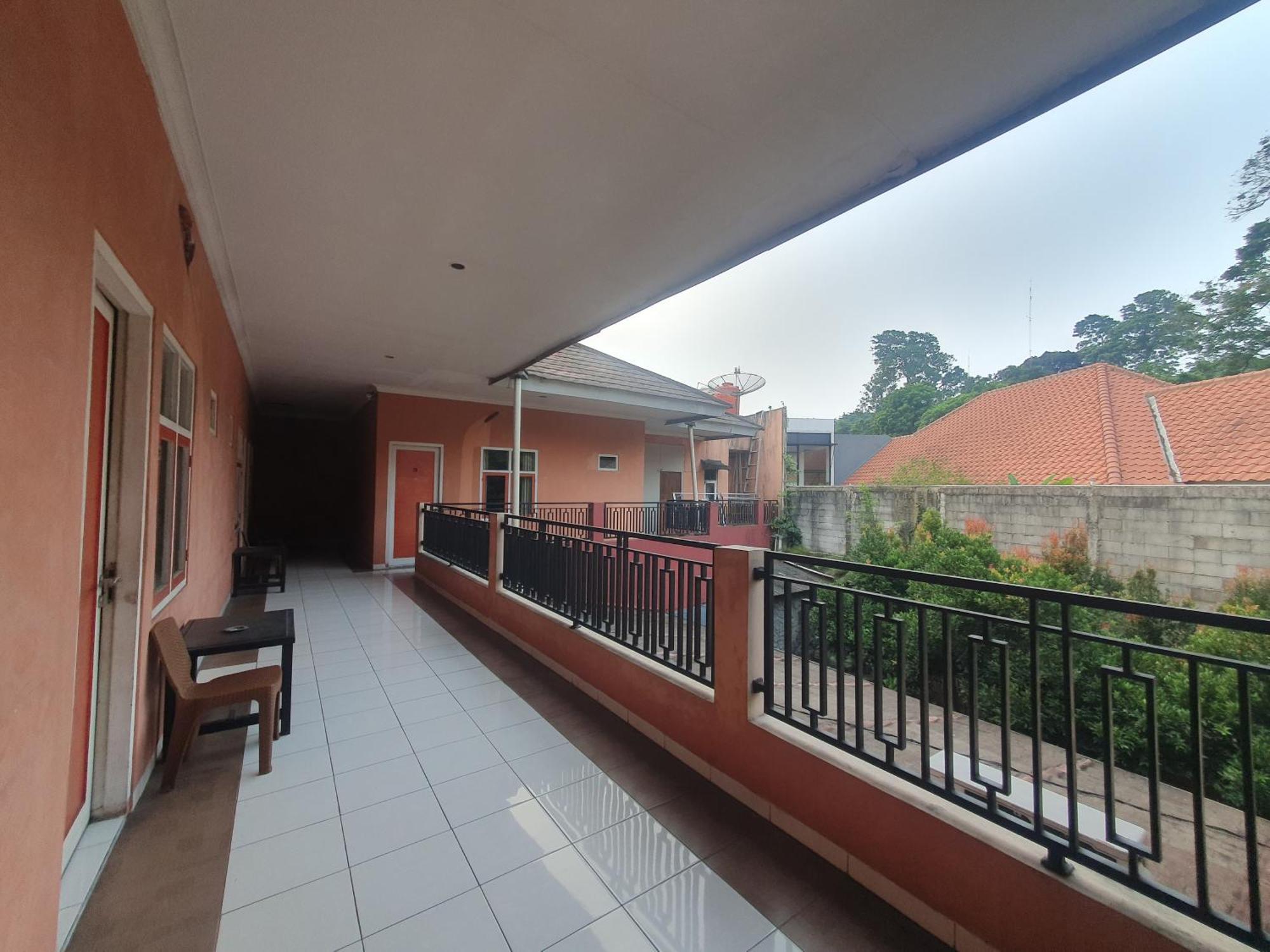Ruang Tidur At Dpalma Bogor Hotel Buitenkant foto