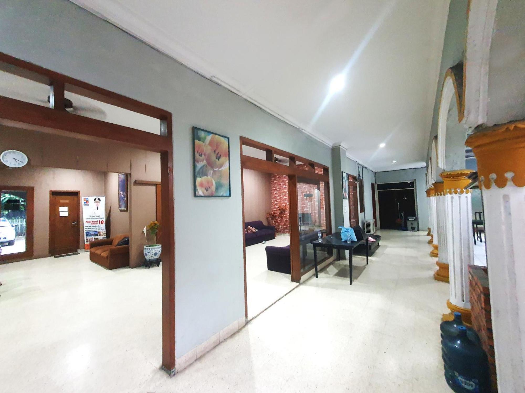Ruang Tidur At Dpalma Bogor Hotel Buitenkant foto