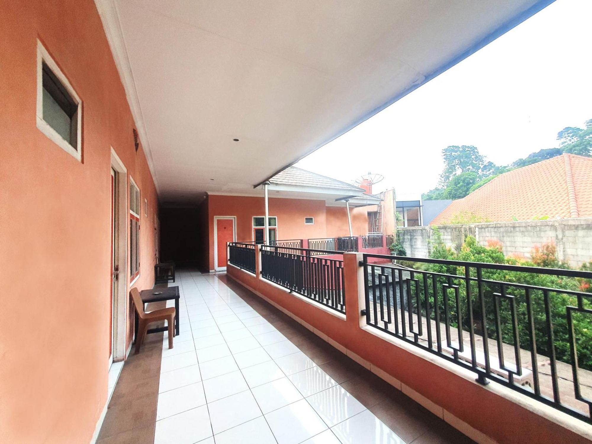 Ruang Tidur At Dpalma Bogor Hotel Buitenkant foto